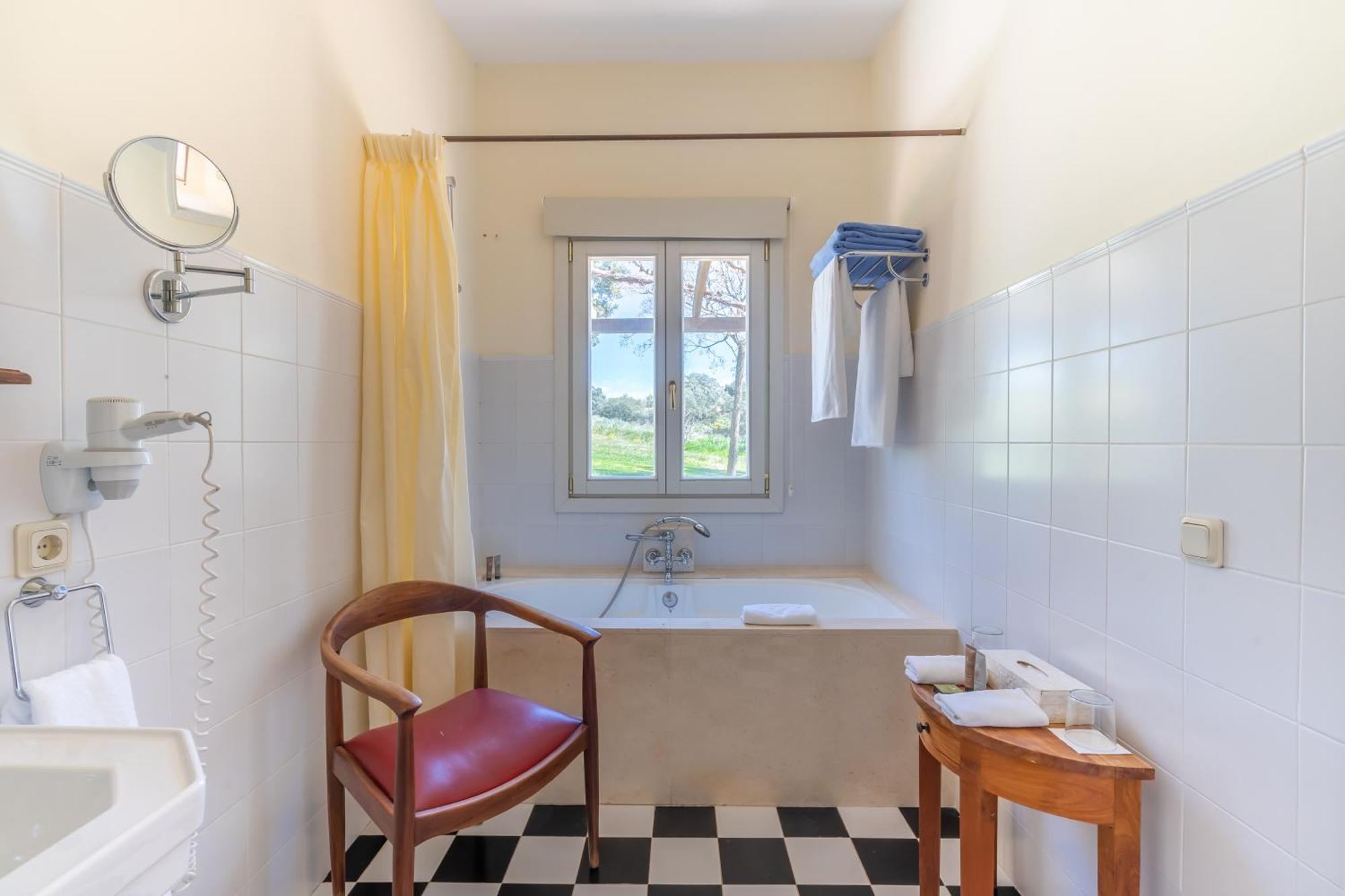 The Lodge Ronda Room photo