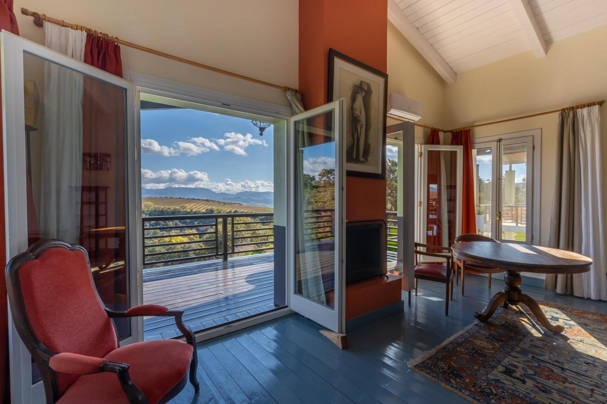 The Lodge Ronda Room photo